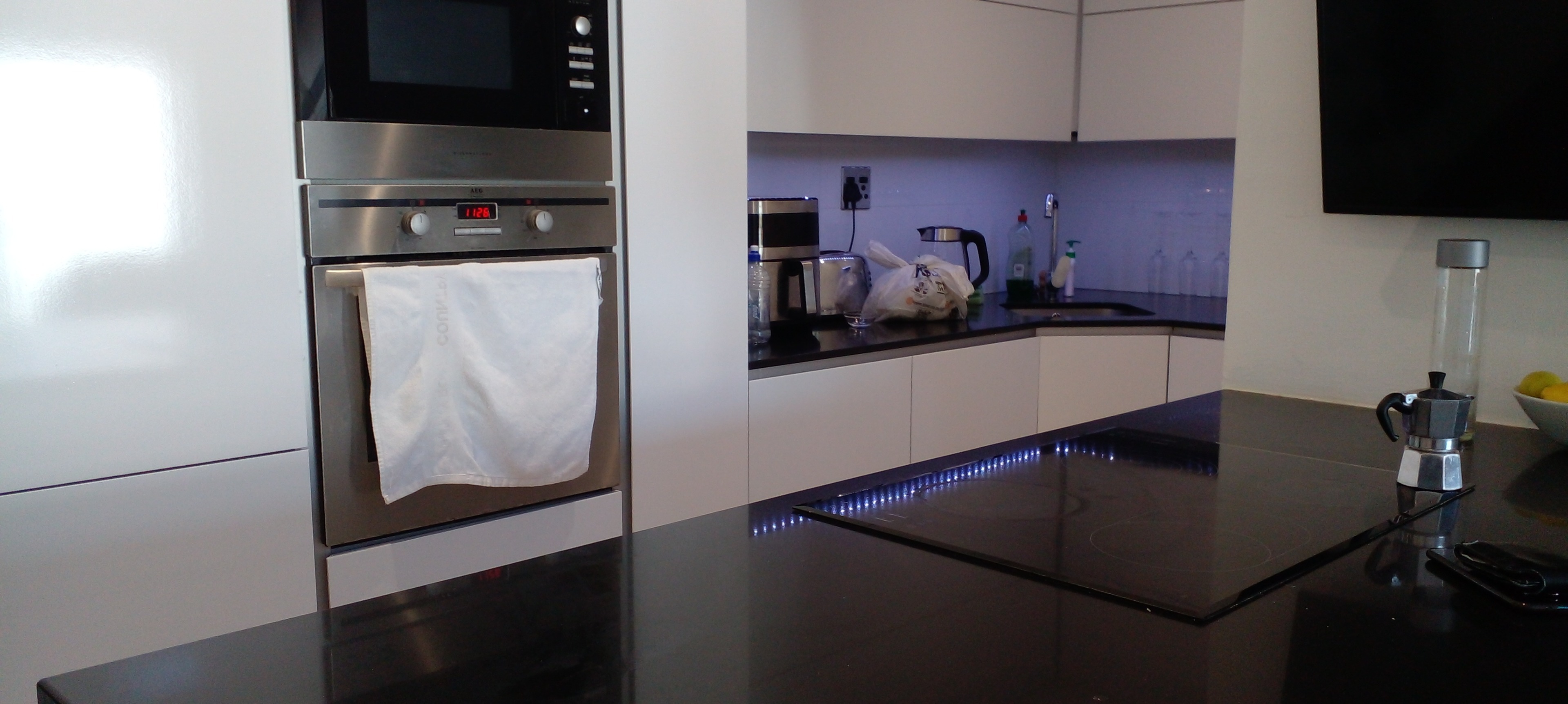 Modern kitchen wrap finish by Kitchen Wrap Masters